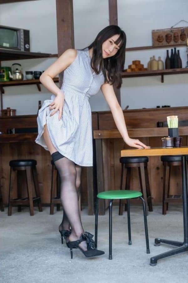 雫まとう葦（あし） 瀧本雫葉 【ヌード写真集】FANZA限定特別カット付き